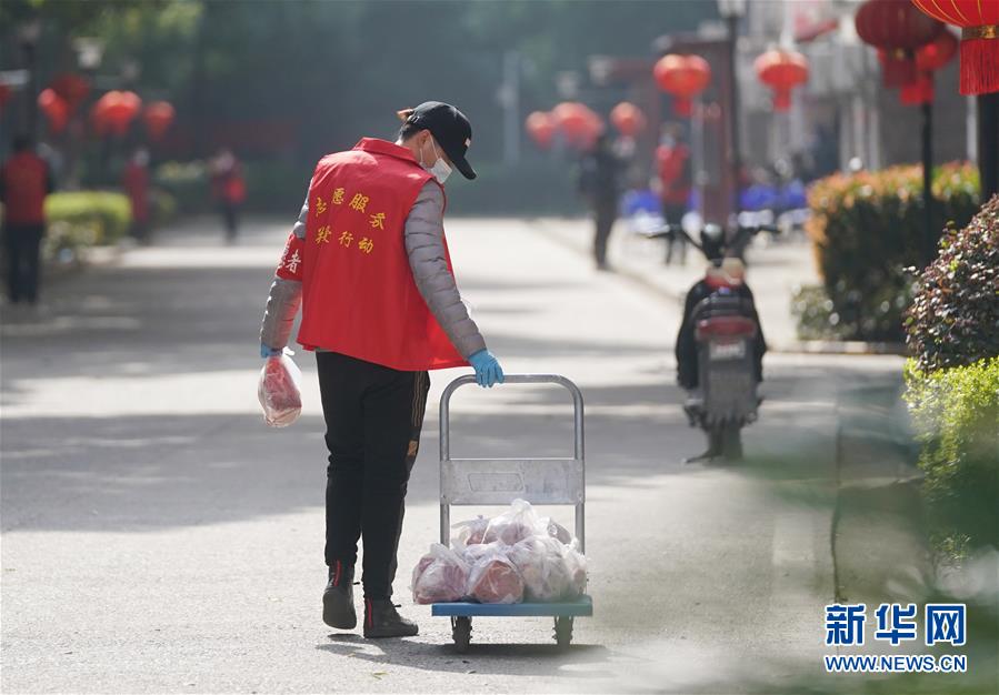 （新華全媒頭條·圖文互動）（11）一鼓作氣，不勝不休！——寫在疫情防控阻擊戰(zhàn)的關鍵時刻